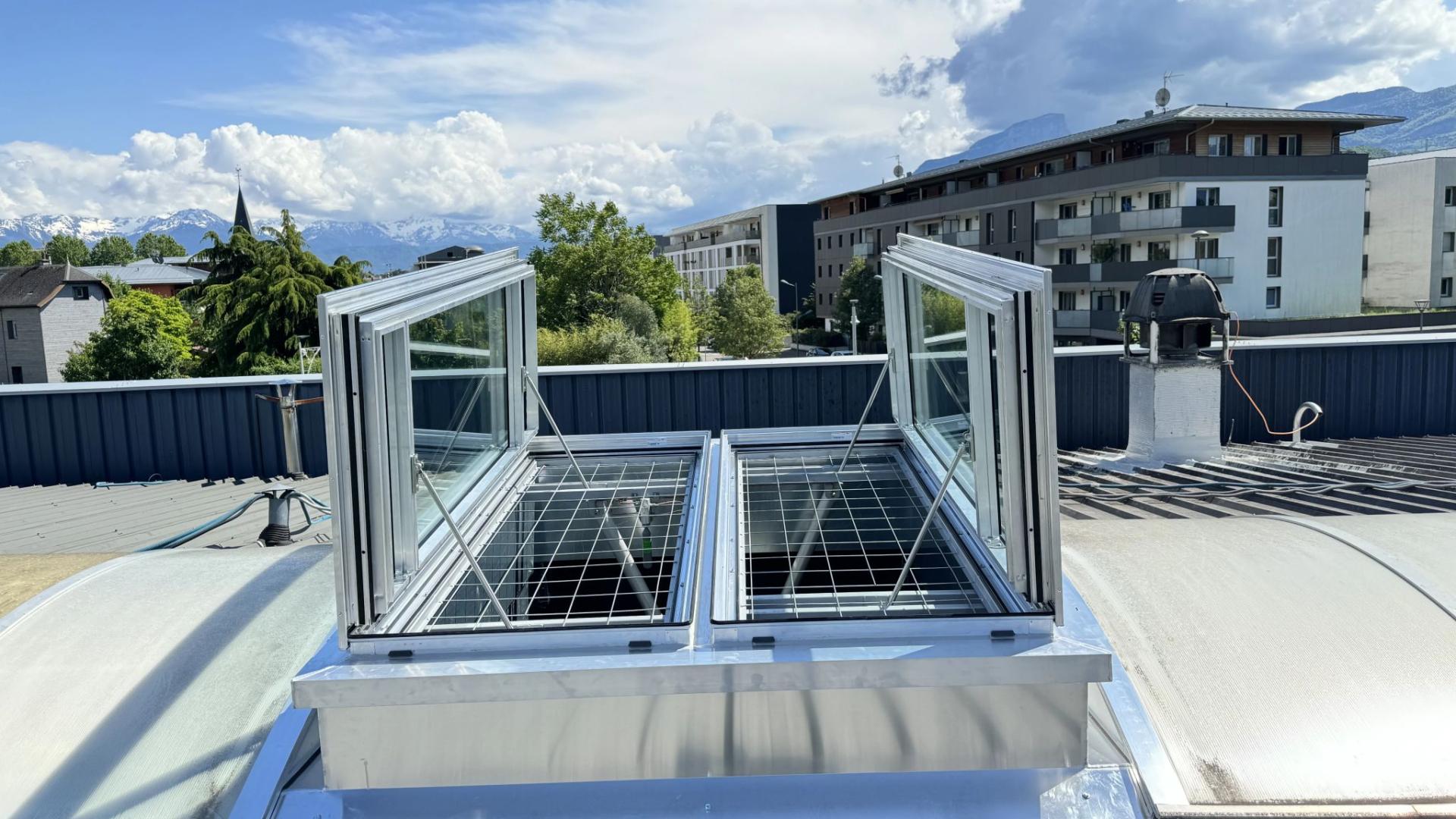 Lanterneaux acoustiques AEROLUX : une solution sur mesure pour le confort sonore et la sécurité