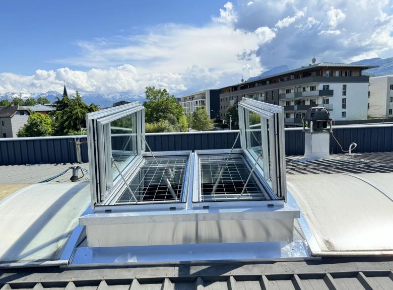 Voûte et lanterneau acoustique AEROLUX à Lyon Grenoble