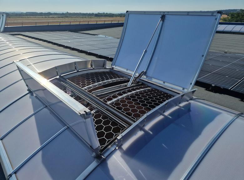 Voûte cintrée en polycarbonate pour toiture isolée à Lyon