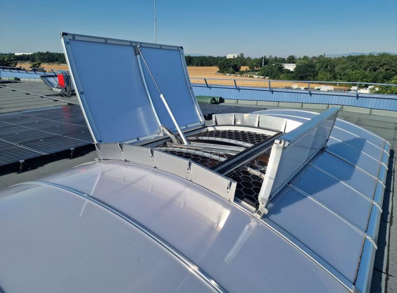 Pose de voûtes RPT aluminium avec éclairement naturel à Grenoble